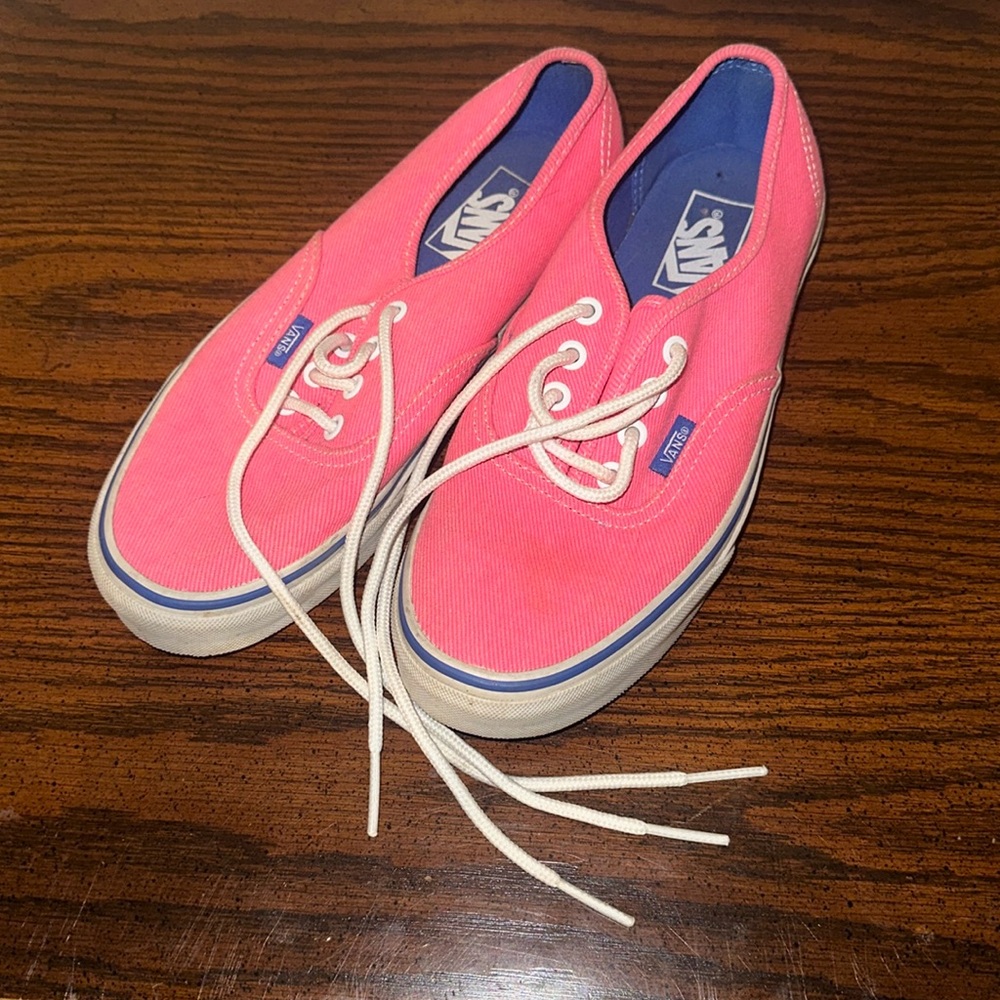 Women’s 7.5 vans